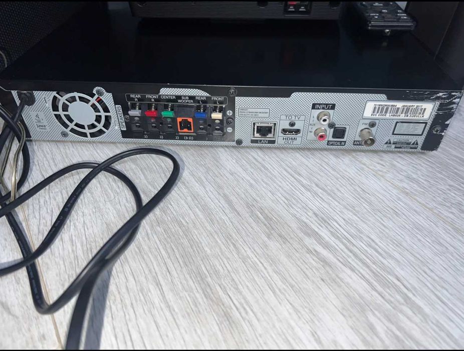 Sistem Home Cinema 5.1 LG LHB625 - 1000W RMS, Bluetooth, Blu-ray 3D