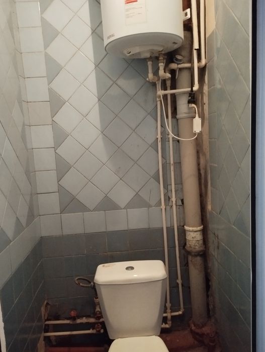 Оху кафеси якинида хонадан ижарага берилади