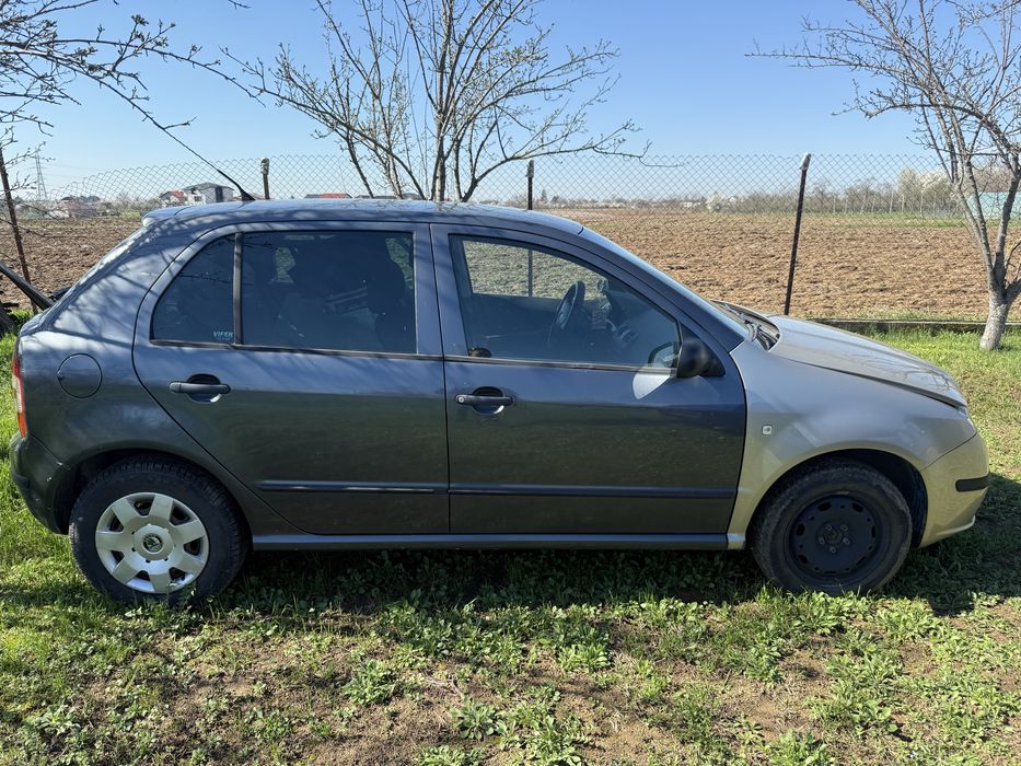Dezmembrez Skoda Fabia 1.2 benzina 2006