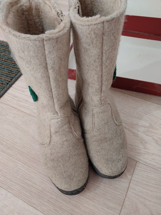 Продам зимние валенки 32 размера