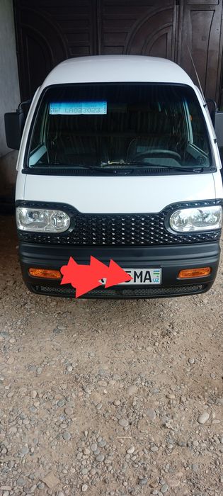 Бир кул минилган полик чихол туртта балон Янги техник курикдан утган б