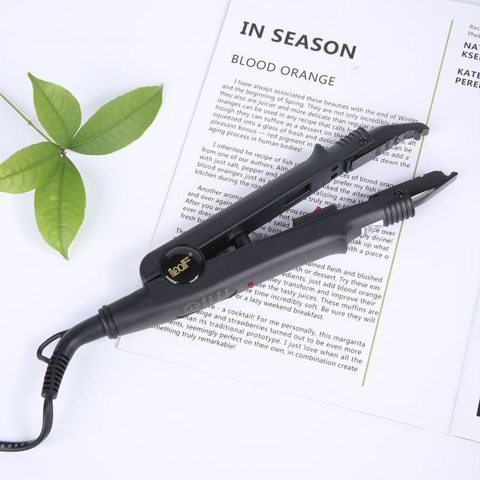 Щипцы для наращивания и капсуляции волос.