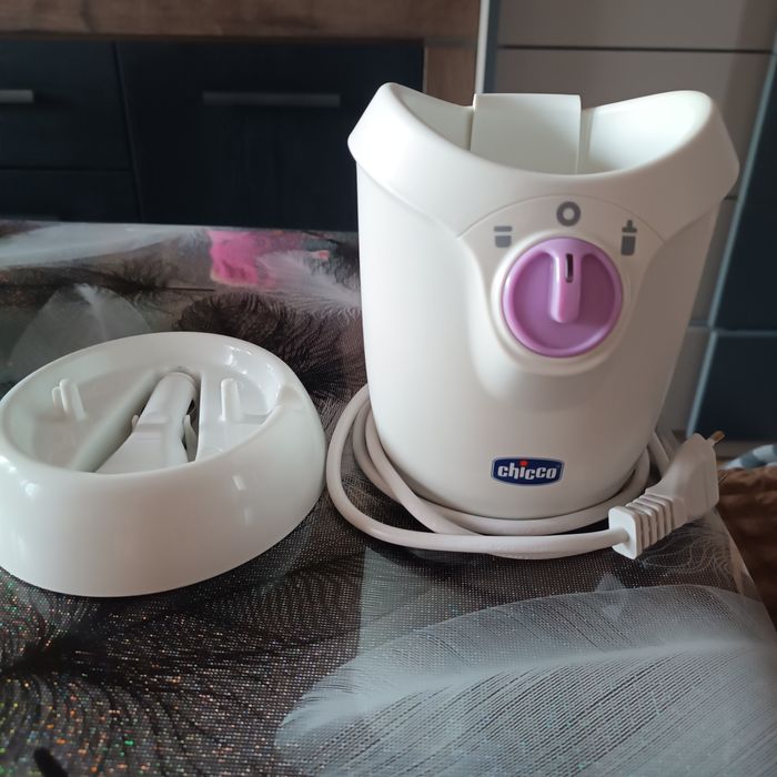 Chicco Преносим нагревател за шишета с адаптор за кола