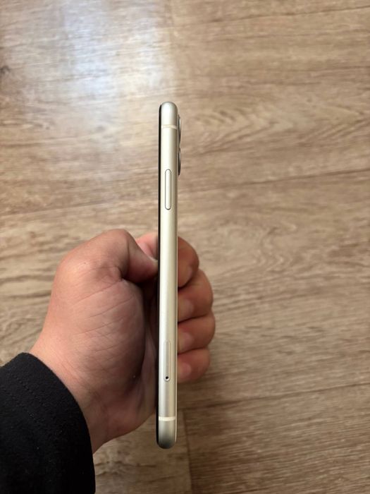 Продам айфон 11 82 акб