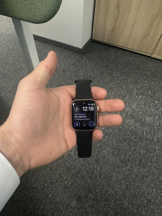 Продам apple watch SE 44mm