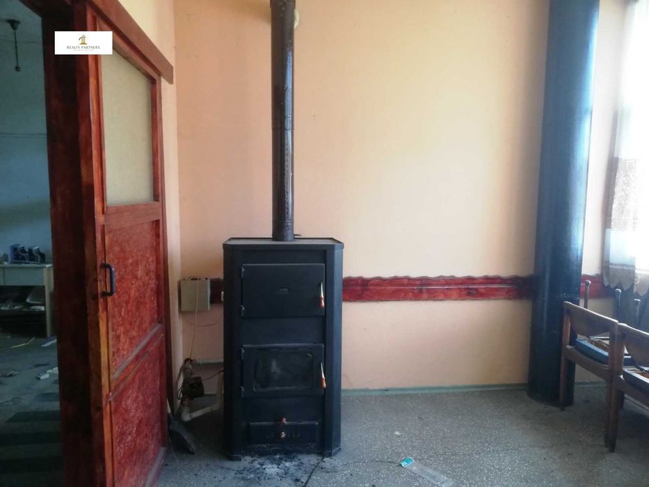 Продава се Промишлена сграда в с. Черна гора, Област Перник - 288 кв.м за 195 €/кв.м - Снимка #6