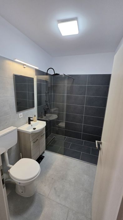 Apartament 3 camere 2 băi, bloc nou, mobilat și utilat complet.