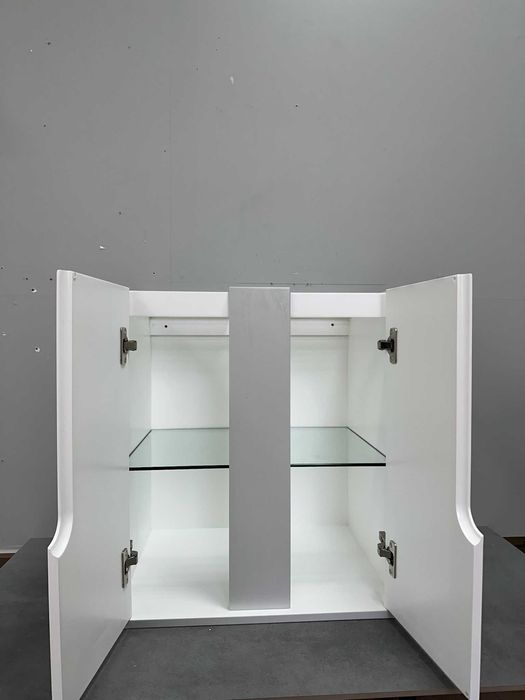 Комплект шкаф 55 см + огледало с рафтове – бял гланц