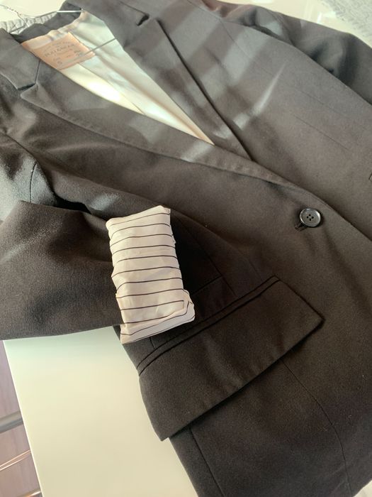 Черно вталено сако Pull and Bear