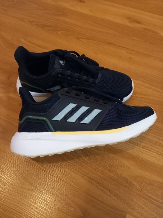 Маратонки Адидас