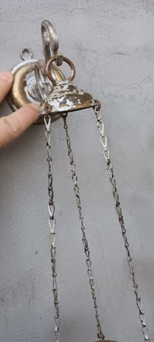 Candela veche din alama