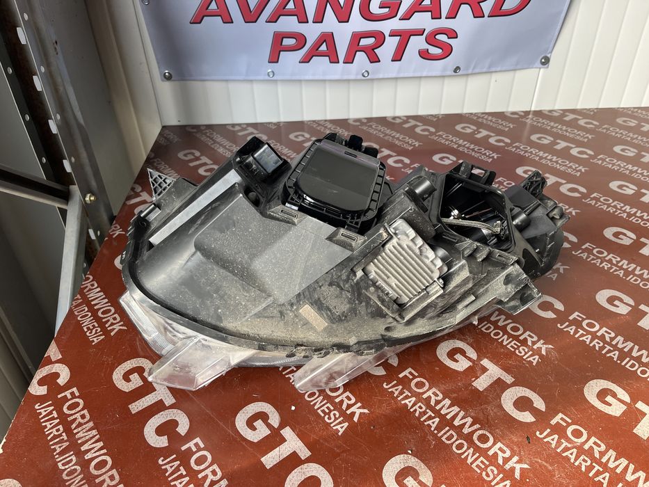 Фар Opel Vivaro,Zafira