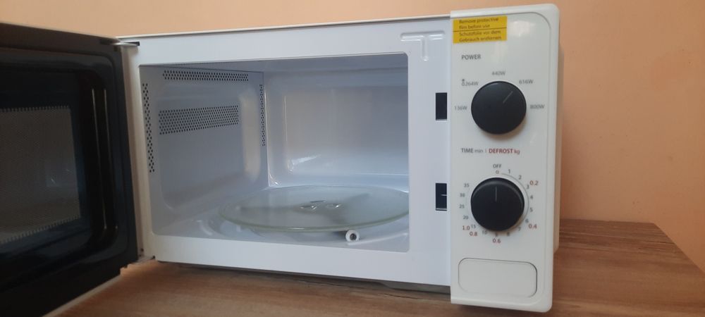 Нова Микровълнова Toshiba 20 литра, 800W