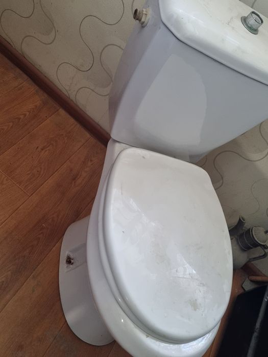 Продаётся унитаз