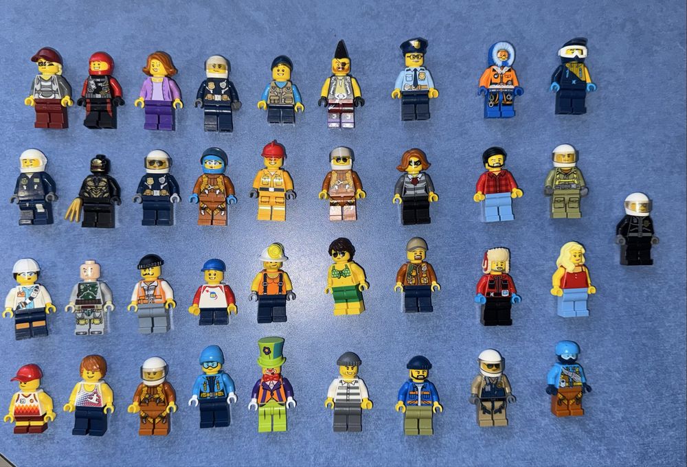 Продам пакет Lego минифигурок (Оригинал)