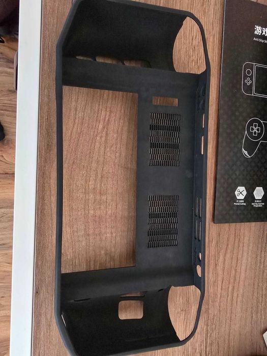 Lenovo Legion go Z1 Extreme, 16 gb ram, 512 gb с SteamOS,по голяма батерия и аксесоари