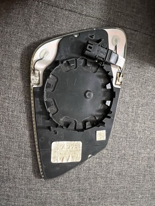 Стъкло за огледало ляво Bmw F10,06 E60