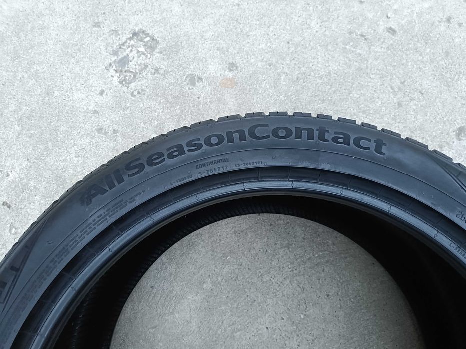 O anvelopa 275 40 20 Continental Allseason Contact profil de 7,5 mm