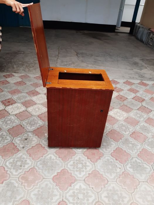 Столик от ножной швейной машинки