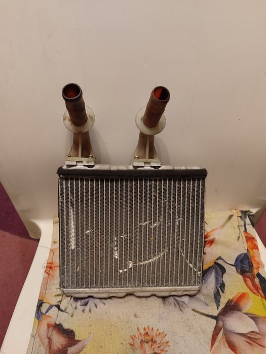 Ниссан. Инфинити. Радиатор печки. Подходит на разные модели. Оригинал.