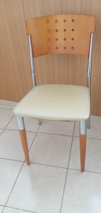 Качественные стулья   .дерево и металл