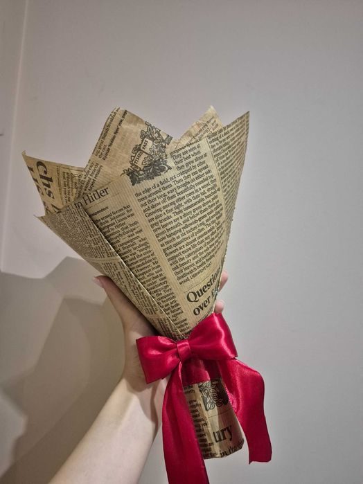 Букет от сатенени рози с пеперуди