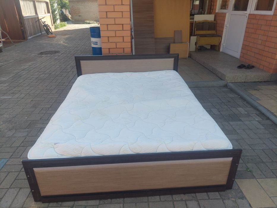 Продам двухспальная кровать
