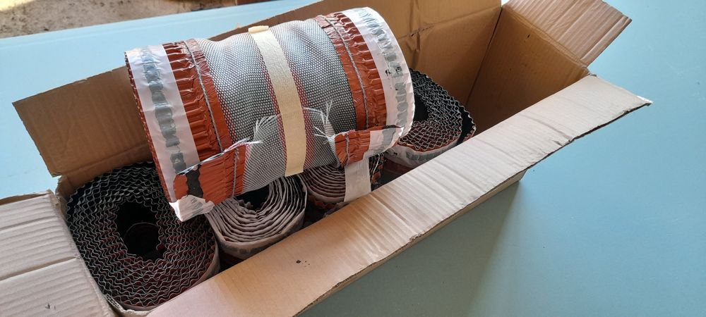 Bandă ventilare coama