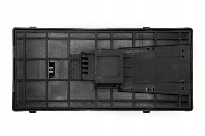 Бутони за ел. стъкла на AUDI A4 B8 / А5 8Т / Q5 8R / OEM 8K0 959 851F / 8K0 959 851F V10