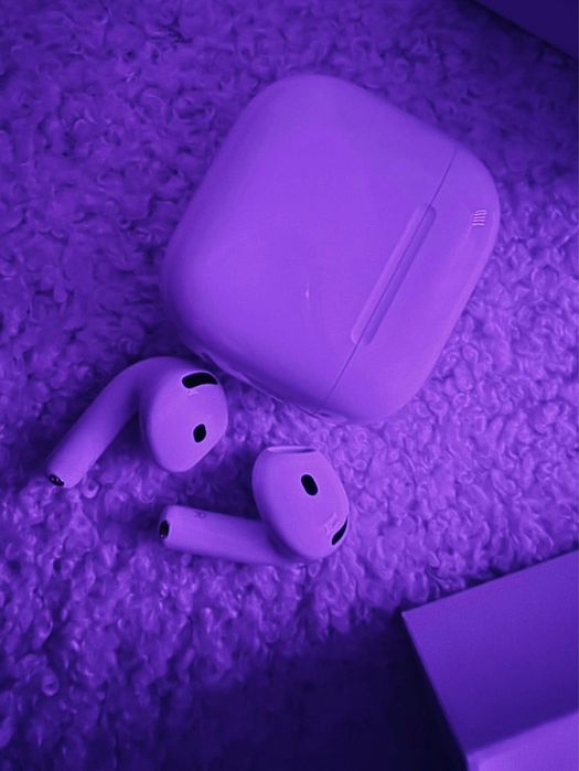 Airpods 4 Active Noise Cancellation