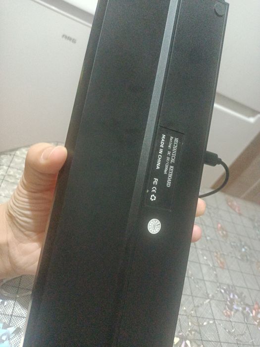 Продаю клавиатиру и мы́ш