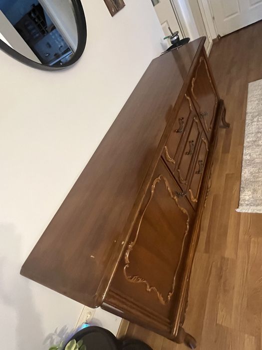 Dulap din lemn masiv