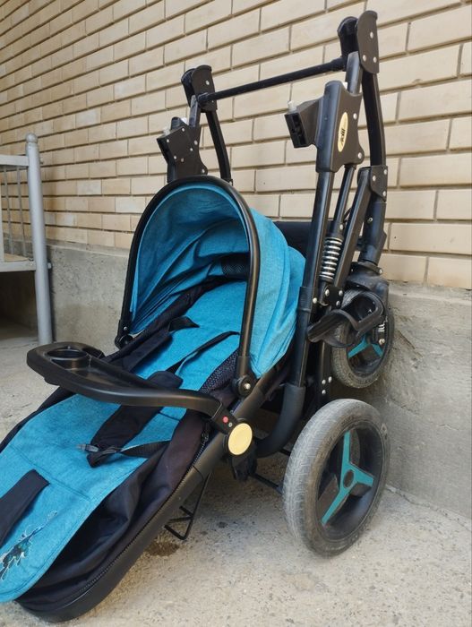 Детская коляска прочная