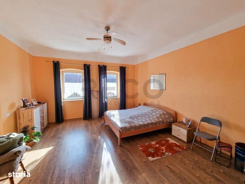 RECO Proprietate cu 2 case si teren mare in Girisu de Cris