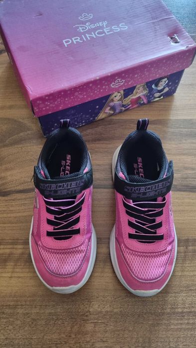 Adidasi roz Skechers cu luminițe marime 28