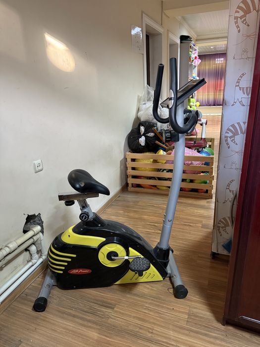 Велотренажер Life Power, отличное состояние