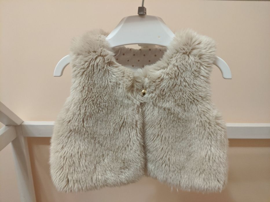 Пухкаво бебешко елече HM 3-6 м.