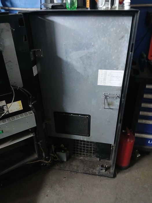 Вендинг машина за безалкохолни напитки