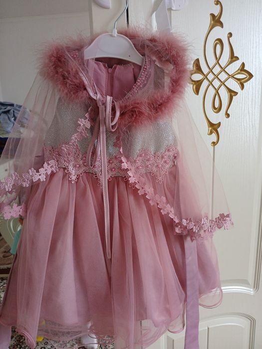 Продам детские платья