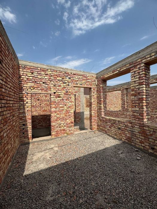 Кирпичный 2,5 сотих ховли уй сотилади