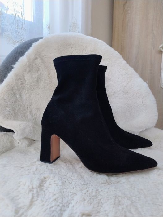Botine din piele întoarsă cu toc Reseved