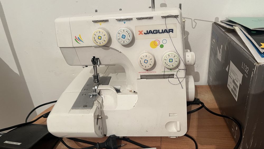 Оверлок Jaguar 880D