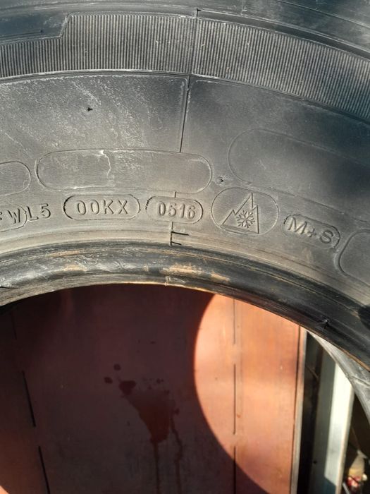 Продам резину 235/75