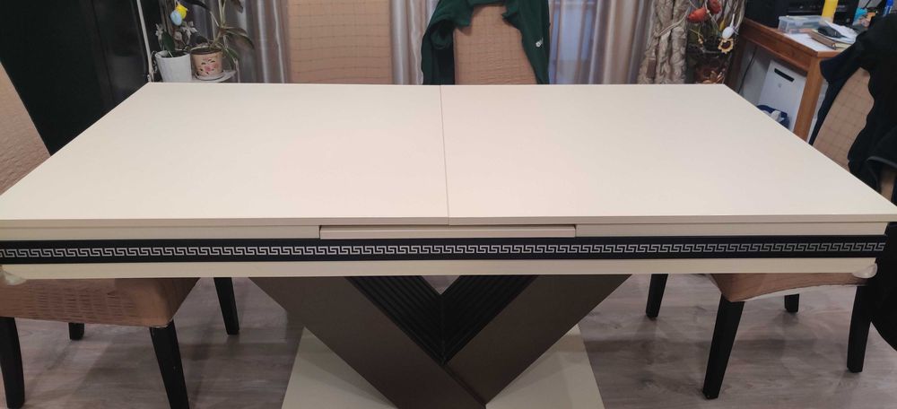 Трапезна маса  за хранене за 8/12 души