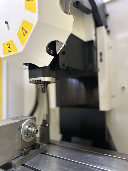 CNC фреза с ЦПУ Robodrill Fanuc Вертикален Обработващ център