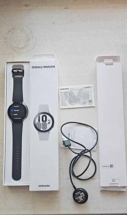 Часы Samsung Galaxy Watch 4