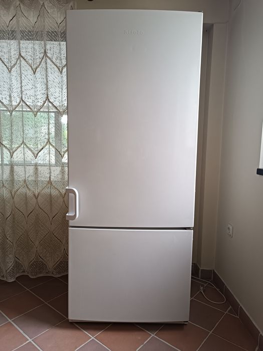 Хладилник  Miele