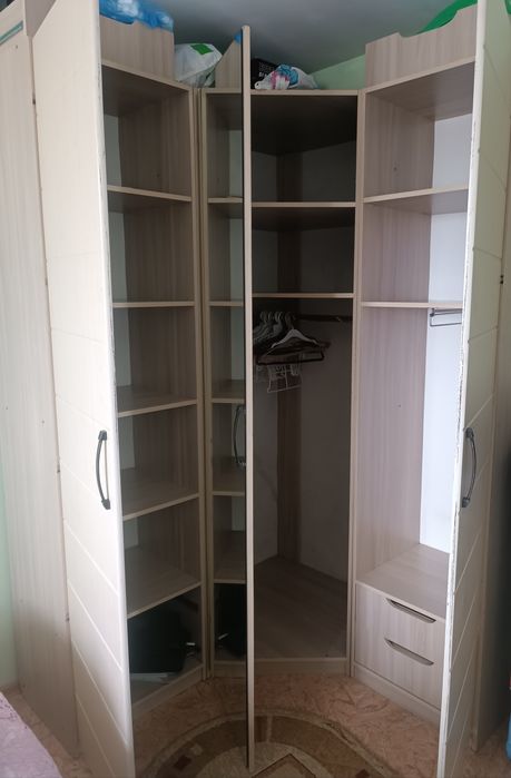 Продам шкаф угловой