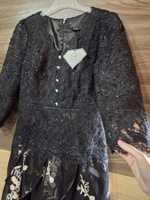 Красива дамска рокля