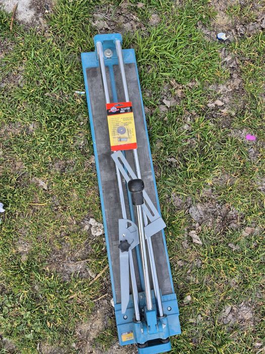 Mașina taiat gresie